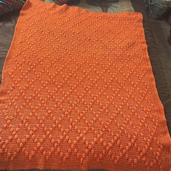 Hand Crocheted 38“ x 60“ Diamond Design Blanket - Picture 3 of 3